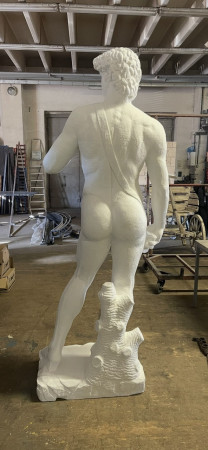 Figura hraje pouze ze zadu :)))